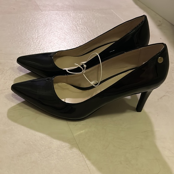 NWT 6.5 Calvin Klein 3” heel pump - Picture 2 of 3